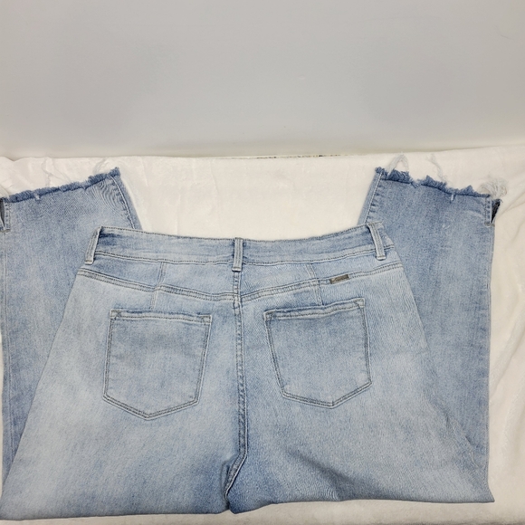 Women's Light Wash High-Waisted Kancan Jeans, Button-Fly and Frayed Hem SZ 16 - Picture 4 of 14
